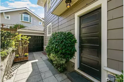2320 Nob Hill Avenue N, Seattle, WA 98109 - Photo 29