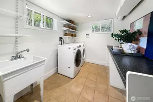 2320 Nob Hill Ave N, Seattle, WA 98109 - Photo 27