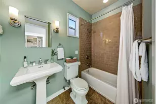 2320 Nob Hill Ave N, Seattle, WA 98109 - Photo 15