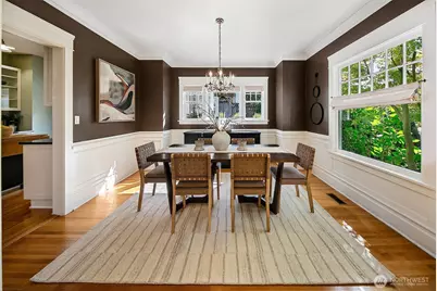 2320 Nob Hill Avenue N, Seattle, WA 98109 - Photo 7
