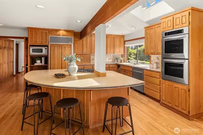 9636 NE 30th Place, Clyde Hill, WA 98004 - Photo 9