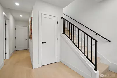 9014 4th Avenue NW, Seattle, WA 98117 - Photo 3