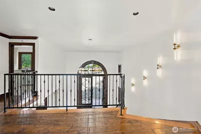 8711 Talbot Road, Edmonds, WA 98026 - Photo 19