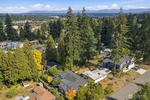 14262 SE Eastgate Dr, Bellevue, WA 98006 - Photo 9