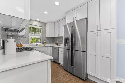 14215 110th Avenue NE, Kirkland, WA 98034 - Photo 9