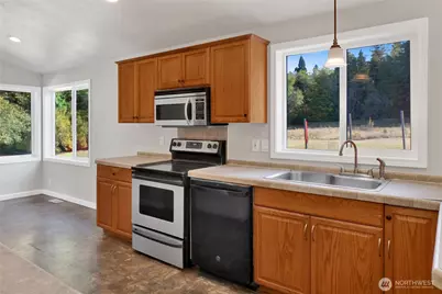 6128 Kickerville Road, Ferndale, WA 98248 - Photo 11