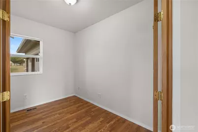 930 Donald Avenue, Oak Harbor, WA 98277 - Photo 27