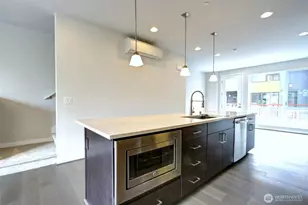 6542 32nd Ave NE, Seattle, WA 98115 - Photo 3