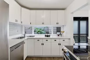 1601 E Columbia St, Seattle, WA 98122 - Photo 15