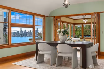 1718 Palm Avenue SW, Seattle, WA 98116 - Photo 9