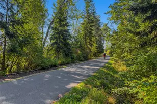 6015 53rd Ave NE, Seattle, WA 98115 - Photo 3