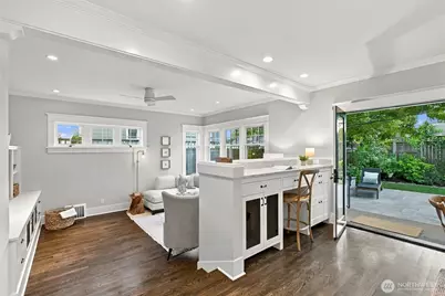 463 Lynn Street, Seattle, WA 98109 - Photo 15