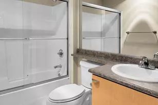 425 Vine St, Seattle, WA 98121 - Photo 19