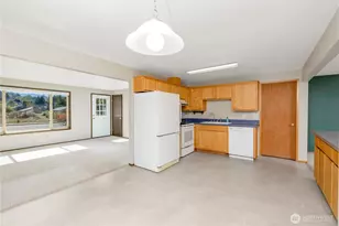 1809 W 10th St, Port Angeles, WA 98363 - Photo 11
