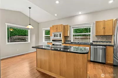4204 Campus Green Drive NE, Olympia, WA 98516 - Photo 5