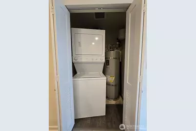 2721 1st Avenue #204, Seattle, WA 98121 - Photo 17
