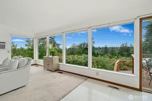 1909 89th Pl NE, Clyde Hill, WA 98004 - Photo 11