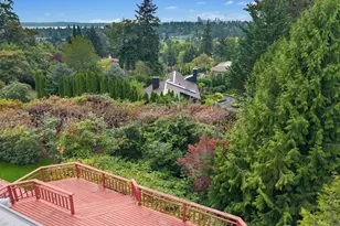 1909 89th Pl NE, Clyde Hill, WA 98004 - Photo 3