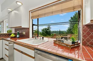1909 89th Pl NE, Clyde Hill, WA 98004 - Photo 17