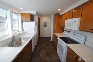 1730 Dexter Ave N, Seattle, WA 98109 - Photo 9
