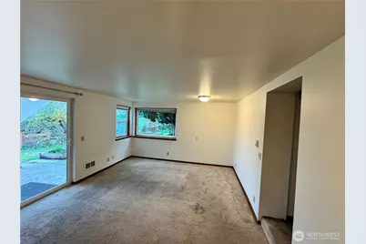 1730 Dexter Avenue N, Seattle, WA 98109 - Photo 13