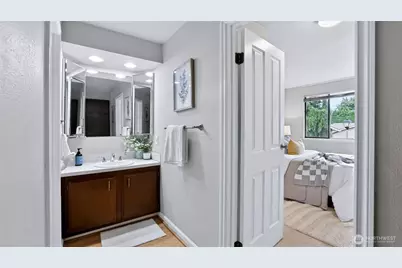 10403 NE 115th Place #L46, Kirkland, WA 98033 - Photo 11