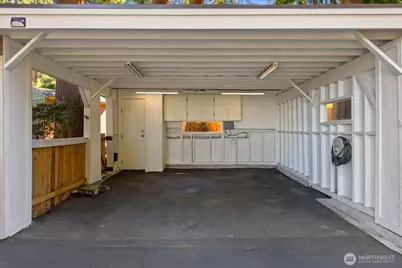 825 NW 180th Street, Shoreline, WA 98177 - Photo 29