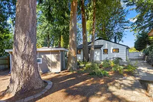 825 NW 180th St, Shoreline, WA 98177 - Photo 25