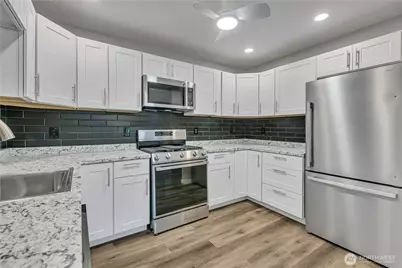 14322 Admiralty Way #31, Lynnwood, WA 98087 - Photo 11