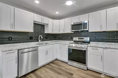 14322 Admiralty Way #31, Lynnwood, WA 98087 - Photo 9