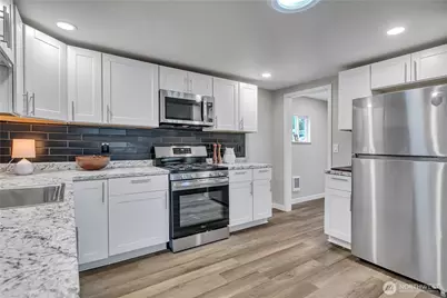 14322 Admiralty Way #27, Lynnwood, WA 98087 - Photo 11
