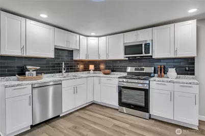 14322 Admiralty Way #27, Lynnwood, WA 98087 - Photo 9