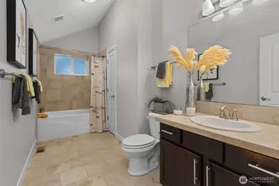 221 1st Place NE, Issaquah, WA 98027 - Photo 11