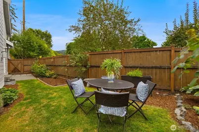 221 1st Place NE, Issaquah, WA 98027 - Photo 19