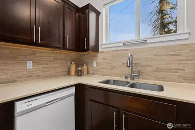 221 1st Place NE, Issaquah, WA 98027 - Photo 7