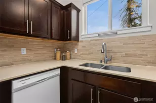 221 1st Pl NE, Issaquah, WA 98027 - Photo 7