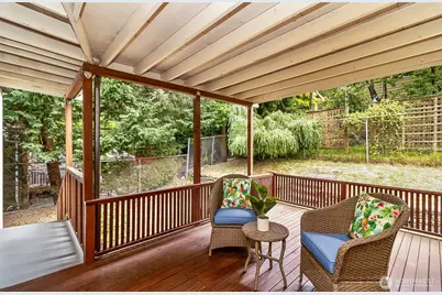 8800 Ravenna Avenue NE, Seattle, WA 98115 - Photo 19