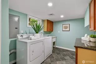 8800 Ravenna Ave NE, Seattle, WA 98115 - Photo 17