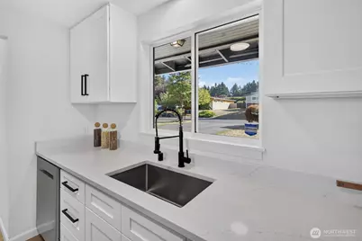 30025 14th Avenue S, Federal Way, WA 98003 - Photo 9