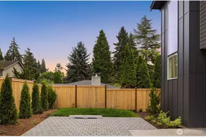 8409 NE 137th Street, Kirkland, WA 98034 - Photo 35
