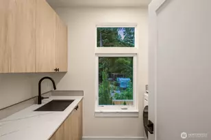 8409 NE 137th St, Kirkland, WA 98034 - Photo 29