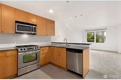 76 Cedar Street #313, Seattle, WA 98121 - Photo 11