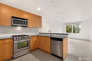 76 Cedar St, Seattle, WA 98121 - Photo 11