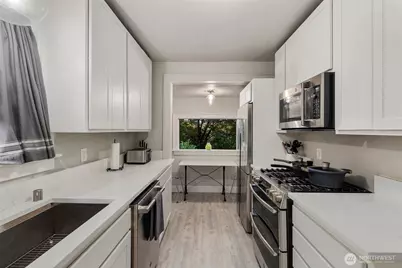 9338 39th Avenue S, Seattle, WA 98118 - Photo 23