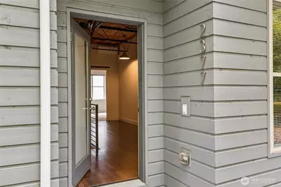 2377 Harbor Avenue SW, Seattle, WA 98126 - Photo 5