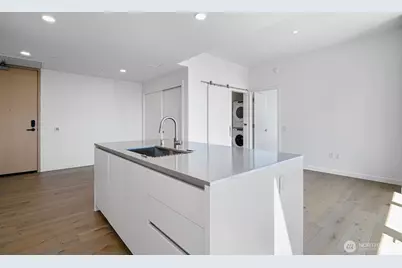 10232 10th Avenue NE #1207, Bellevue, WA 98004 - Photo 11