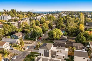 9251 Palatine Ave N, Seattle, WA 98103 - Photo 3