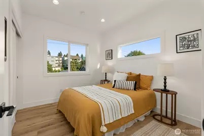 9251 Palatine Avenue N, Seattle, WA 98103 - Photo 21