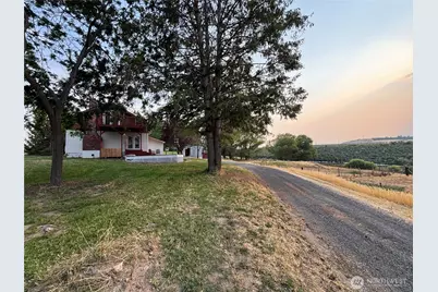 1701 Reservoir Loop Road, Selah, WA 98942 - Photo 5