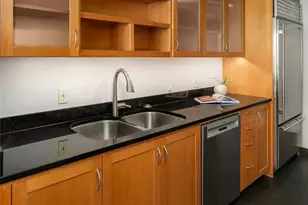 2125 1st Ave, Seattle, WA 98121 - Photo 21